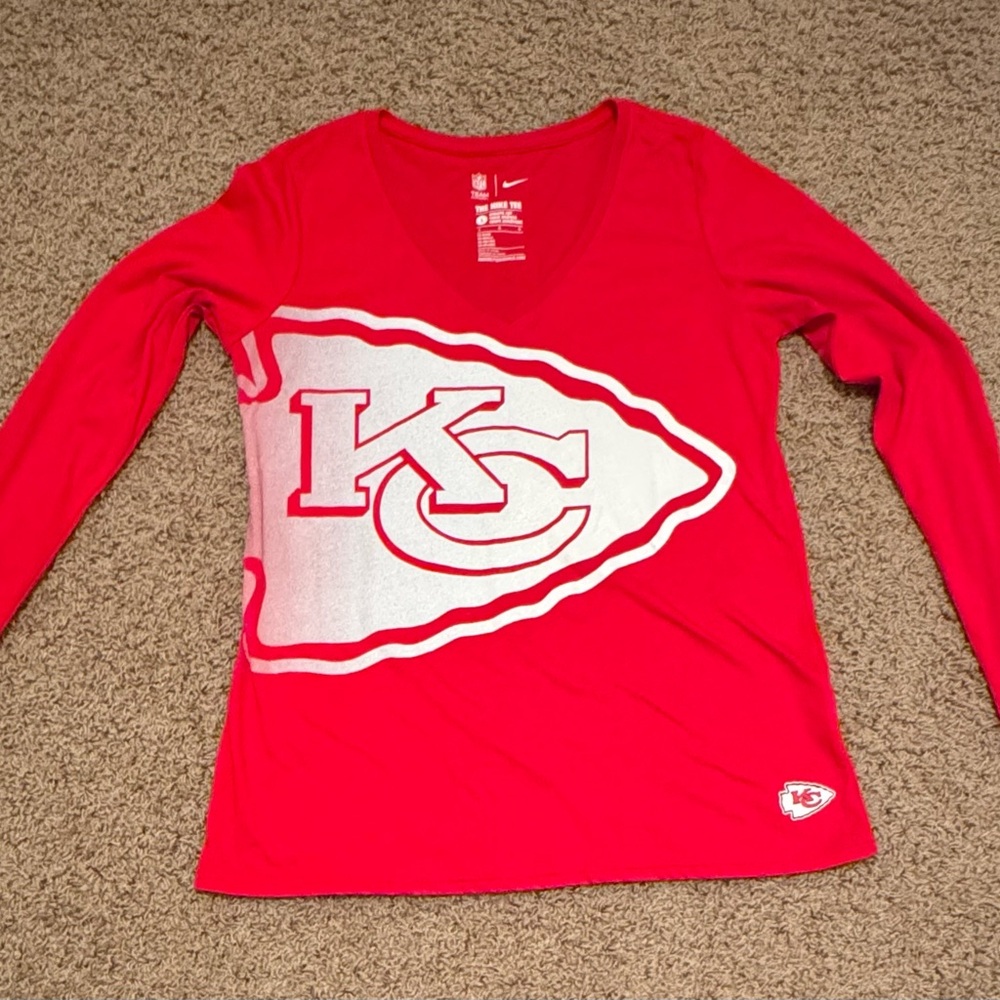 Nike Red V-Neck Tee Kansas‎ City chiefs large women’s